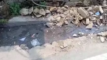 बाराकोट में वाहन पार्किंग निर्माण में हो रही देरी पर आक्रोश व्यापारियों ने दी आंदोलन की चेतावनी।