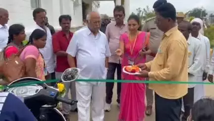 ಮೊಳಕಾಲ್ಮುರು: ಪಟ್ಟಣ ಸೇರಿದಂತೆ ನಾನಾ ಗ್ರಾಮಗಳಲ್ಲಿ ನಡೆದ ವಿವಿಧ ಕಾರ್ಯಕ್ರಮಗಳಲ್ಲಿ ಭಾಗಿಯಾದ ಶಾಸಕ ಎನ್ ವೈ ಗೋಪಾಲಕೃಷ್ಣ