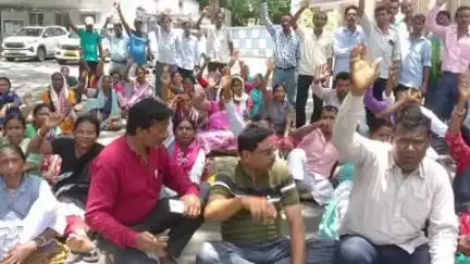 गोलमुरी-सह-जुगसलाई: टाटा मोटर्स टाउनशिप में ठेका मजदूरों का काम शुरू करने की मांग को लेकर प्रदर्शन