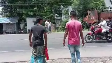 দেগঙ্গা: দেগঙ্গায় রাতের অন্ধকারে বাড়িতে ঢুকে নগদ টাকা ও মোবাইল ফোন নিয়ে চম্পট দিল দুষ্কৃতীরা