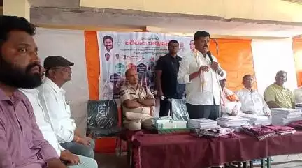 నారాయణ్​ఖేడ్: ప్రభుత్వ పాఠశాలలను బలోపేతం చేస్తాం: నారాయణఖేడ్ లో బడిబాటలో ఎమ్మెల్యే సంజీవరెడ్డి