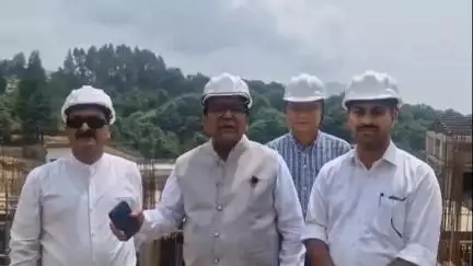 पिथौरागढ़: जिलाधिकारी ने चंडाक स्थित निर्माणाधीन मेडिकल कॉलेज का स्थल निरीक्षण किया