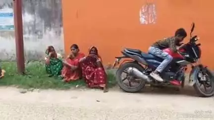 देवघर: कुंडा के बाबूपुर गांव में महिला ने फांसी लगाकर की आत्महत्या, शव का सदर अस्पताल में हुआ पोस्टमार्टम