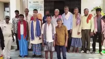 सिरदला: जमुनिया व सुखनार गांव से 11 पियक्कड़ और 2 शराब कारोबारी सहित 13 गिरफ्तार, थानाध्यक्ष के सामने शराब ना पीने की खाई कसम