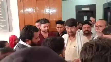 बासोदा: बासौदा के शासकीय अस्पताल में आउटसोर्स कर्मचारियों को 4 महीने से वेतन नहीं मिला, कर्मचारी परेशान