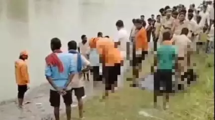 निचलौल: झूलनीपुर नहर में लापता युवक का शव एक दिन बाद मिला, परिजनों का रो-रोकर बुरा हाल