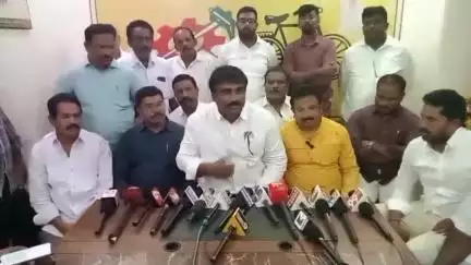 ఆత్మహత్య ఘటనను రాజకీయంగా వాడుకోవడం దుర్మార్గం: కౌన్సిలర్ మదన మోహన్ రెడ్డి