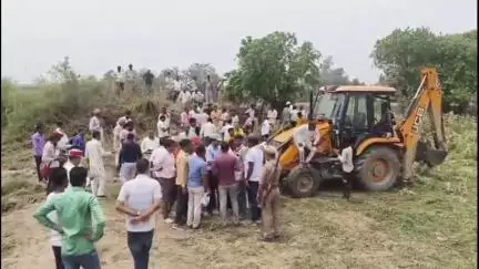 पुवायां: विलुप्त हो चुकी भैंसी नदी में सफाई अभियान शुरू, गोमती भैसी संगम का मामला