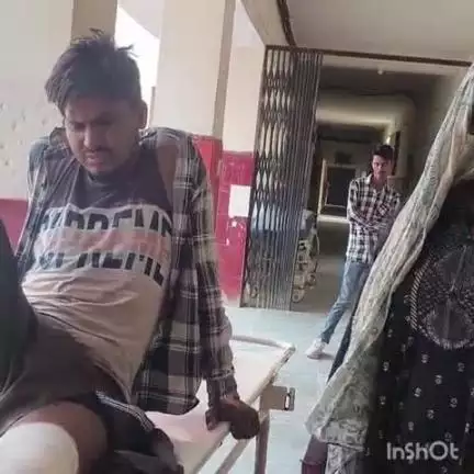 ऊंचाहार: सबीसपुर के पास पुलिया से टकराकर बाइक सवार युवक घायल, सीएचसी से जिला अस्पताल किया गया रेफर