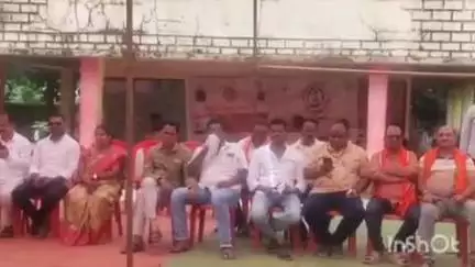 ଡାବୁଗାଁ: ଡାବୁଗାଁ ଗ୍ରାମ ପଞ୍ଚାୟତ କାର୍ଯ୍ୟାଳୟ ପରିସରେ ବିକାଶ ବାହନ ଯାତ୍ରାର ଶୁଭାରମ୍ଭ
