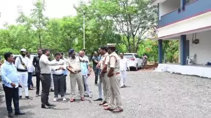 పెద్దపల్లి: మంత్రుల పర్యటనకు భారీ ఏర్పాట్లను పరిశీలించిన జిల్లా కలెక్టర్ కోయశ్రీహర్ష