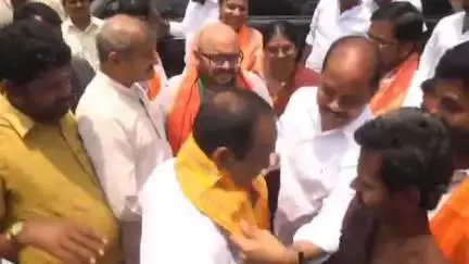 నల్గొండ: 11 ఏళ్ల పాలనలో ప్రధాని నరేంద్ర మోడీ యావత్ ప్రపంచం దేశం వైపు చూసేలా సంక్షేమ పథకాలను ప్రవేశపెట్టారు: ఈటెల రాజేందర్