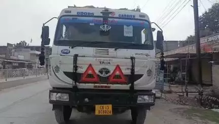 चंद्रपुर में हाईवा वाहन ने बाइक सवार व्यक्ति को मारी टक्कर, व्यक्ति को आई गंभीर चोट