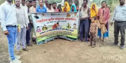 ब्यौहारी: जनपद पंचायत ब्यौहारी के पपरेडी गांव में कृषि संकल्प अभियान, किसानों को दी गई जानकारी