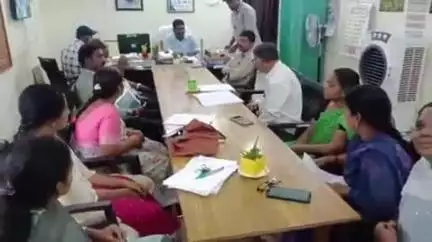 గుంతకల్లు: ప్రజా సమస్యల పరిష్కార వేదికలో ప్రజల నుంచి వచ్చిన అర్జీలన్నింటినీ పరిష్కరించాలి: గుత్తి తహసీల్దార్ ఓబులేసు