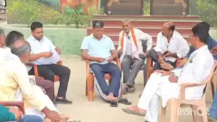 मढ़ौरा: मढ़ौरा विधायक ने अपने आवास पर सुनीं लोगों की समस्याएं
