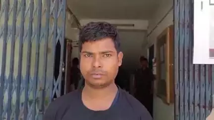 দলগাঁও ভাগ: দলগাঁৱত কৰ্কট ৰোগী আৰু মানৱ অংগৰ বেমাৰৰ নামত দালালি কৰা এজন যুৱকক ৰঙিয়াৰ পৰা গ্ৰেপ্তাৰ কৰে দলগাঁও আৰক্ষীয়ে