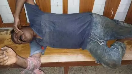 নাকাশিপাড়া: রাজাপুর কালিতলায় মারুতির সঙ্গে সাইকেলের ধাক্কা আহত সাইকেল আরোহীকে হাসপাতালে আনা হলো