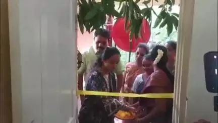పుట్టపర్తిలో మెప్మా  కార్యాలయాన్ని ప్రారంభించిన ఎమ్మెల్యే పల్లె సింధూర