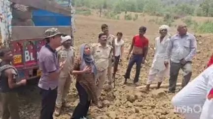 मड़ावरा: भौंती गाँव के तालाब में घायल मिले तेंदुए का 15 घंटे बाद वन कर्मियों ने किया रेस्क्यू