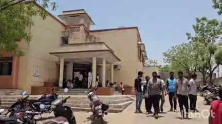 રાપર: રાપર શહેર મધ્યે આંબેડકર ભવન બનાવવાની માંગ સાથે ડૉ. આંબેડકર યુવા ગ્રુપ દ્વારા રજૂઆત કરવામાં આવી..