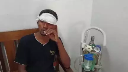 গাজোল: দৌহীল মহিল ৫১২ নং জাতীয় সড়ক এলাকায় যাত্রীবাহী গাড়ির পিছনে ১ বাইক আরোহী নিয়ন্ত্রণ হারিয়ে ধাক্কা মেরে আহত হয়