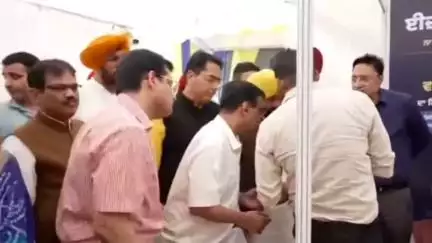 ਅੰਮ੍ਰਿਤਸਰ 2: CM ਪੰਜਾਬ ਭਗਵੰਤ ਮਾਨ ਅਤੇ ਦਿੱਲੀ ਤੋਂ ਸਾਬਕਾ CM ਕੇਜਰੀਵਾਲ ਨੇ ਅੰਮ੍ਰਿਤਸਰ ਗੁਰੂ ਨਾਨਕ ਦੇਵ ਯੂਨੀਵਰਸਿਟੀ ਚ ਜਮਾਂਬੰਦੀ ਪੋਰਟਲ ਕੀਤਾ ਲਾਂਚ