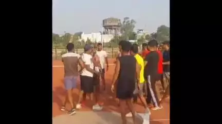 शिवपुरी नगर: खेल परिसर विवाद मामले में कोच और एथलीट पहुंचे एसपी ऑफिस मामले में हुआ राजीनामा, 40 एथलीट छोड़ेंगे शिवपुरी का खेल परिसर