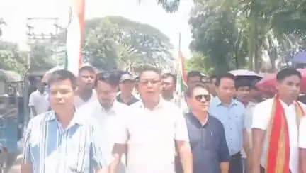 জামপুইজলা: ভারতে বেআইনিভাবে বসবাসকারীদের বিরুদ্ধে প্রশাসনের ব্যবস্থা নেওয়ার দাবিতে জম্পুইজলায় মিছিল, উপস্থিত বিধায়ক সহ অন্যান্যরা