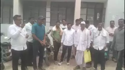 जिंतूर: बच्चू कडू यांच्या अन्नत्याग आंदोलनाला जिंतूर काँग्रेस कमिटीचा पाठिंबा; तहसील कार्यालयामार्फत मुख्यमंत्र्यांना निवेदन