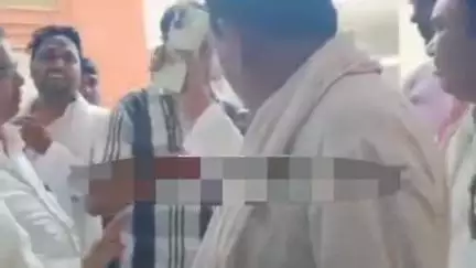 दतिया नगर: गहोई वाटिका में कांग्रेस की रायशुमारी बैठक में कार्यकर्ताओं में हुई आपस में झड़प, वीडियो हुआ वायरल