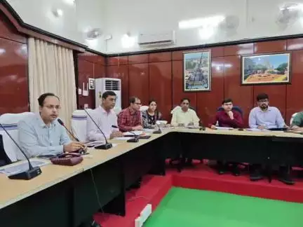 गया टाउन सीडी ब्लॉक: हर मंगलवार व शुक्रवार को सीओ और राजस्व कर्मचारी सुबह 10 से शाम 5 बजे तक कार्यालय में रहेंगे उपस्थित, डीएम ने दिए निर्देश