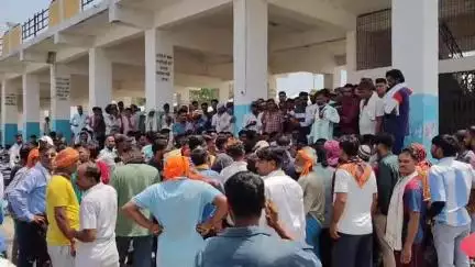 मंदसौर: कृषि उपज मंडी में हम्मालों का हंगामा, हम्माल यूनियन ने एक-दूसरे पर लगाए गंभीर आरोप