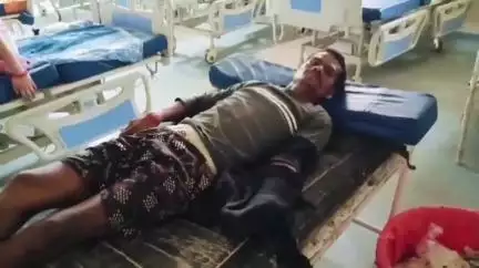 रीठी: रूढ़ मुड़ गांव में पानी की टंकी पर काम कर रहे मजदूर का कटर मशीन से कटा हाथ, इलाज जारी