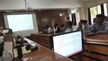 बुरहानपुर नगर: कलेक्टर ने जिला पंचायत कार्यालय में धरती आबा अभियान को लेकर की पत्रकार वार्ता