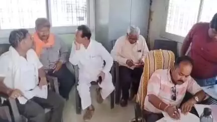 सिंगोली: सिंगोली मंडी प्रशासन ने बिना टैक्स रायड़ा परिवहन पर व्यापारी से वसूला ₹59 हजार का जुर्माना