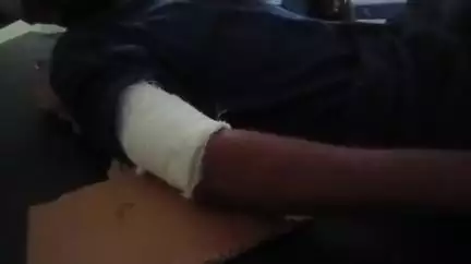 नरसिंहपुर: अस्पताल कैंटीन में चाय पीने आए युवक से 4-5 लोगों ने की मारपीट, युवक अस्पताल में भर्ती