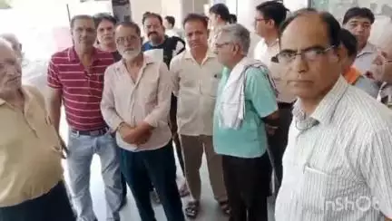 चूरू: 15 वर्षिय बालिका की तलाश की मांग को लेकर एसपी को दिया ज्ञापन, दोषी व्यक्ति के खिलाफ कार्रवाई की मांग की