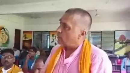 बैरगनियां: प्रखंड कार्यालय में पंचायत समिति की बैठक रही हंगामेदार, राशन कार्ड का उठा मुद्दा