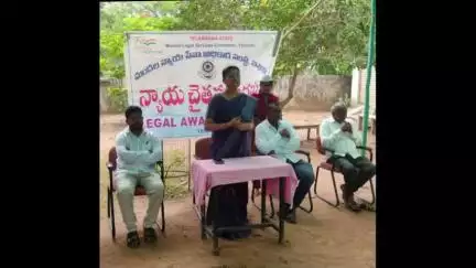 ఇల్లందు: పిల్లలు బడిలో ఉండాలి పనిలో కాదు: పట్టణంలో ఇల్లెందు మండల న్యాయ అధికార సంస్థ ఛైర్మన్ కీర్తి చంద్రిక రెడ్డి