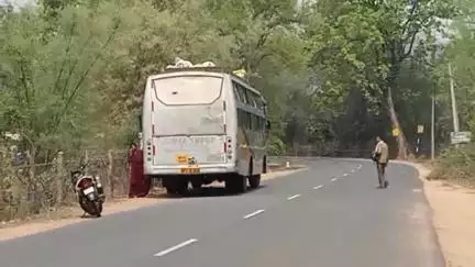 मझौली: सीधी: छत्तीसगढ़ से फर्जी नंबर प्लेट लगाकर आ रही जनता ट्रेवल्स को आरटीओ विभाग ने नहीं पकड़ा