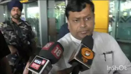 রাজারহাট: রাজ্যকে বাংলাদেশ বানানোর পরিকল্পনা করছে, মহেশতলার ঘটনায় রাজ্য পুলিশের ভূমিকা নিয়ে কলকাতা বিমানবন্দরে বললেন মন্ত্রী