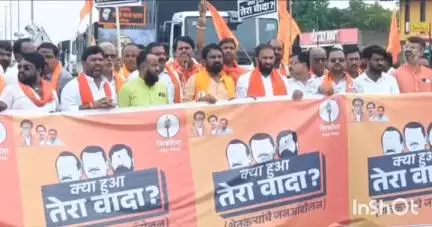 लातूर: 'क्या हुआ, तेरा वादा?' म्हणत...लातूरमध्येछत्रपती चौकात शिवसेना उबाठा गटाचा रास्ता रोको; महामार्ग तासभर ठप्प!