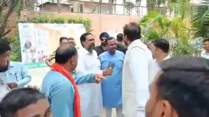 रुद्रपुर: रुद्रपुर के गिल रिसोर्ट में प्रबुद्ध वर्ग की बैठक में भाजपा के मंडल अध्यक्ष का नाम नहीं लिया गया, नाराज हुए