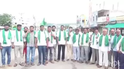 ఇల్లంతకుంట: ఆది శ్రీనివాస్ కు మంత్రి పదవి ఇవ్వాలని మున్నూరు కాపుల నిరసన...