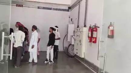 थानेसर: गांव उमरी में विवाहिता ने फांसी लगाकर दी जान, मृतका के परिजन एसपी से मिले, पति पर कार्रवाई की मांग
