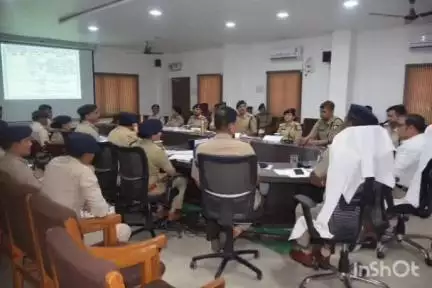झाबुआ: पुलिस कंट्रोल रूम झाबुआ में क्राइम मीटिंग आयोजित, एसपी ने दिए ज़रूरी निर्देश