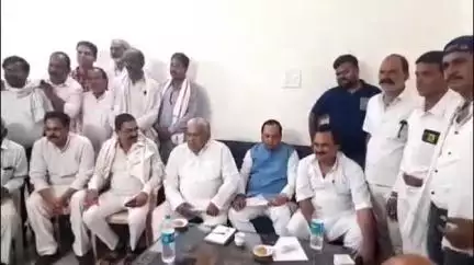 शिवपुरी नगर: शिवपुरी: 20 पार्षदों ने नपा अध्यक्ष को हटाने की मंदिर में शपथ ली, सर्किट हाउस में भाजपा की 3 घंटे बैठक