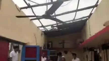 प्रभात पट्टन: गेहूंबारसा में तेज आंधी-तूफान से कहर, जिला पंचायत सदस्य ने ग्रामीणों के लिए उचित मुआवजे की मांग की