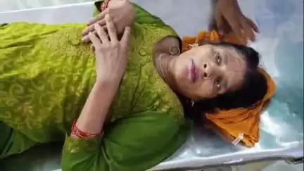 बरेली: थाना इज्जत नगर क्षेत्र में चलती ट्रेन के नीचे गिरी महिला की बची जान, ट्रेन मैनेजर की सूझबूझ से टला बड़ा हादसा